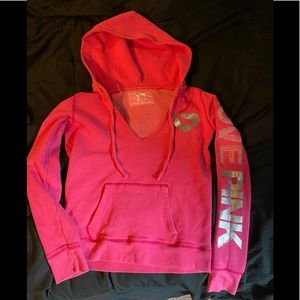 Pull over Victoria’s Secret hooded